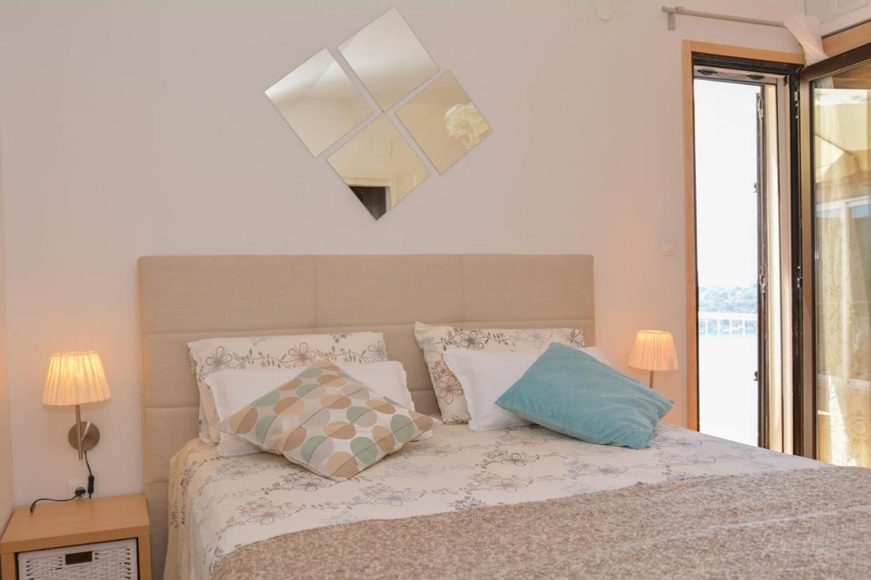 Apartment And Room Sveti Jakov Ντουμπρόβνικ Εξωτερικό φωτογραφία